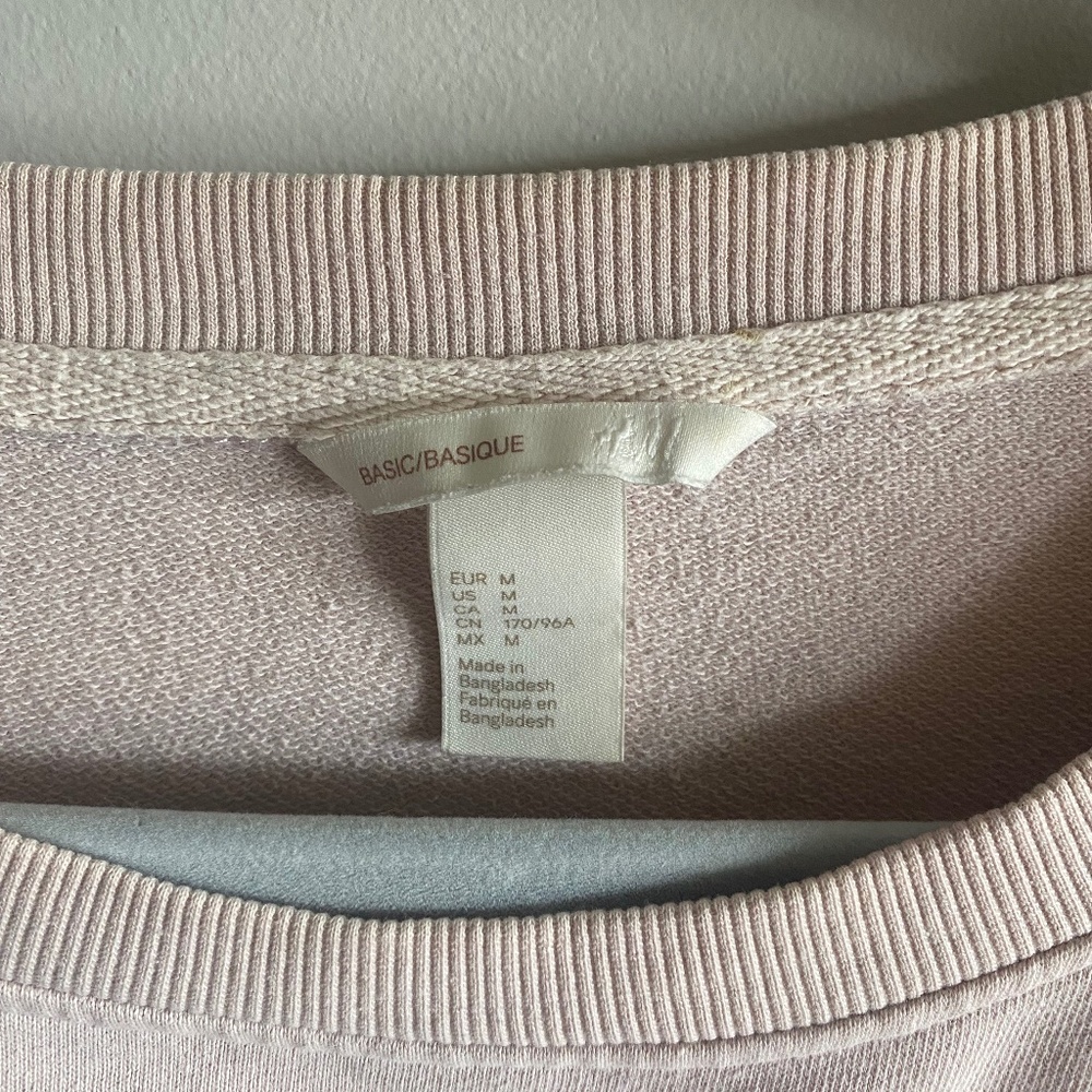 Super lightweight baby pink sweatshirt